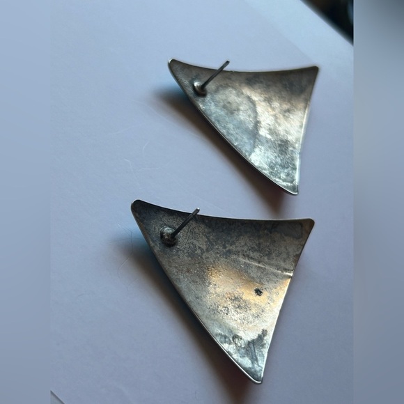 Vintage 80s Enamel Triangle Earrings Color Block Geometric Studs Bold Earrings - Picture 5 of 9